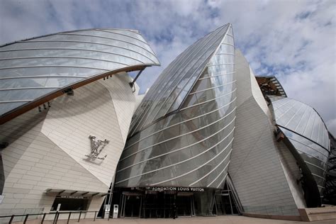 louis vuitton art museum.